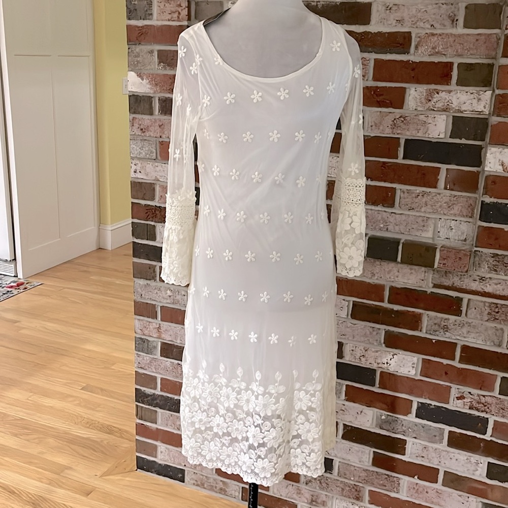 REBORN White Lace Boho Embroidered Bell Sleeve Dress S NWT - Picture 4 of 13